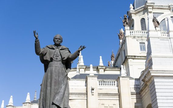 Estatua de Juan Pablo II